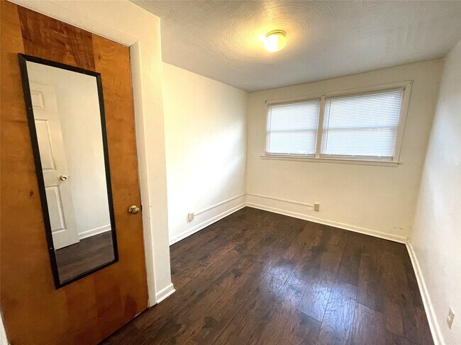 Building Photo - 141 Richards Ave