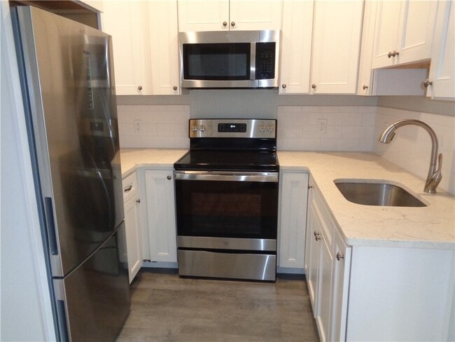 Building Photo - 22 W Third Street #203 Street Unit