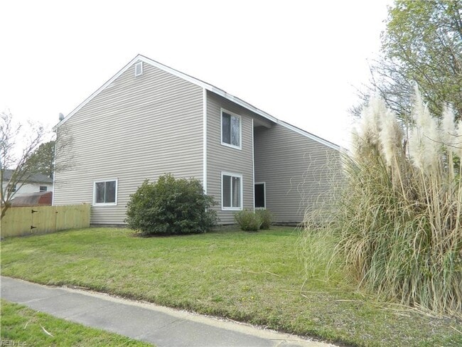 Building Photo - Brandon