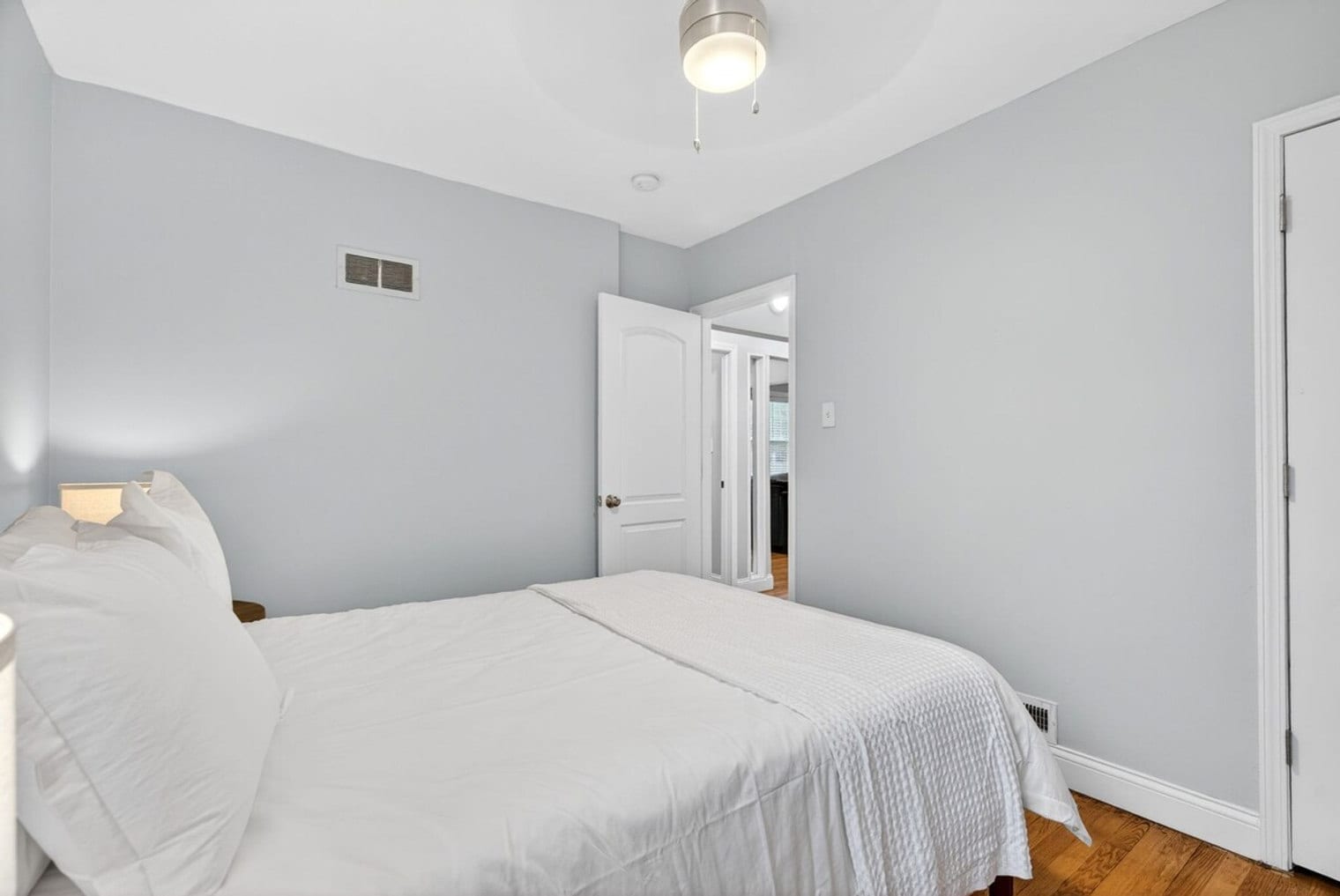 Building Photo - 6913 Etzel Ave