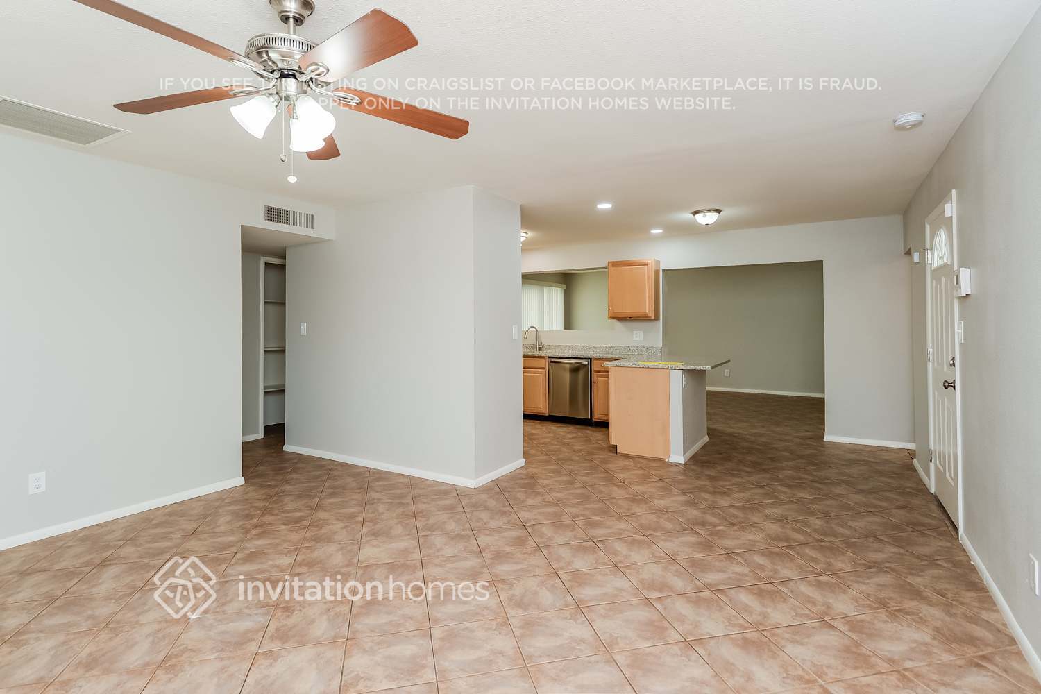 Building Photo - 3819 W Columbine Dr