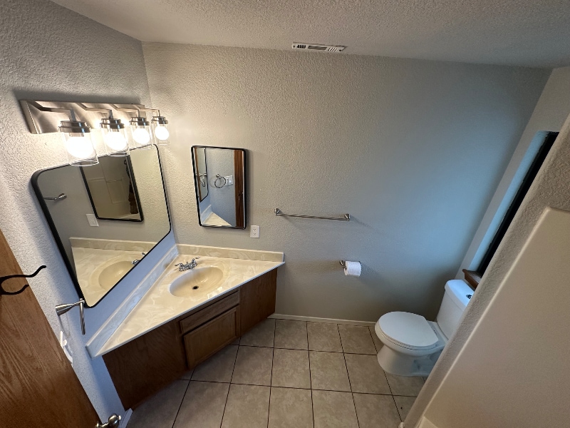 Building Photo - 1917 Trumpet Dr