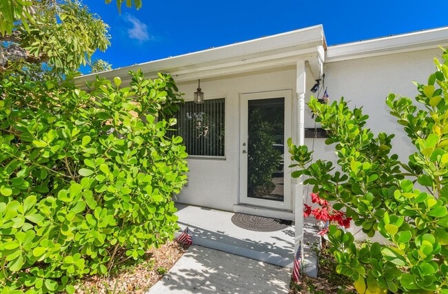 Building Photo - 727 Bunker Rd