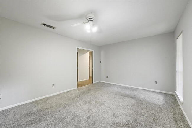 Building Photo - 6305 Shadow Valley Dr