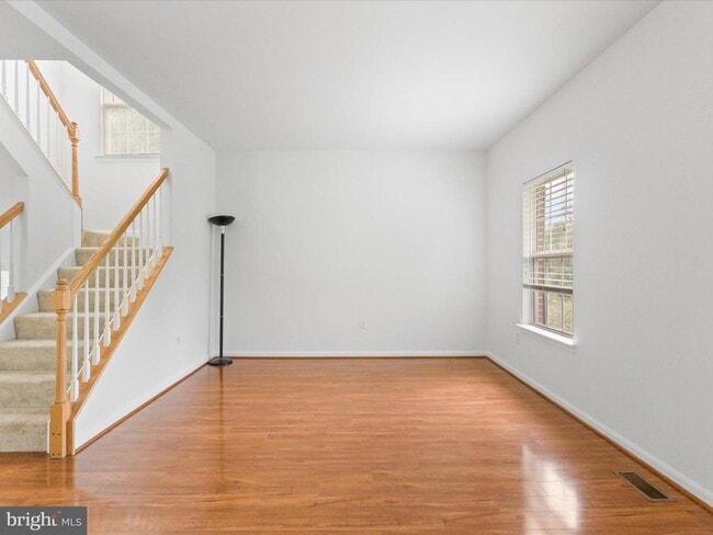 Building Photo - 7700 Shadowcreek Terrace