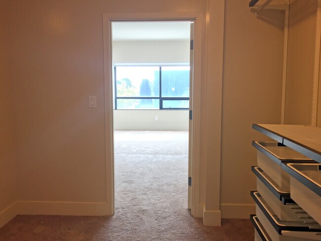 Building Photo - Fantastic 2 Bedroom/2 Bathroom Condo For R...