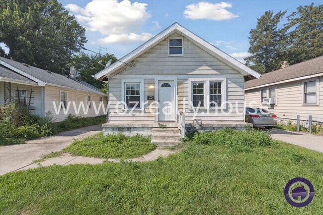 Primary Photo - 2442 Paradise Ave