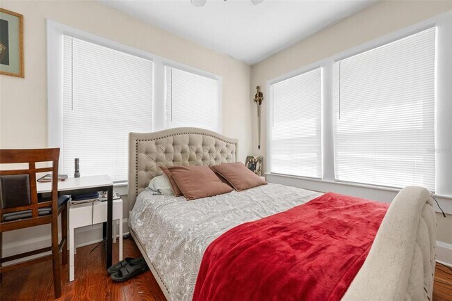 Building Photo - 325 Ohio Pl