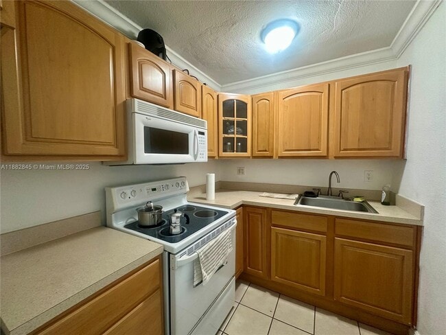 Building Photo - 6780 SW 44th St
