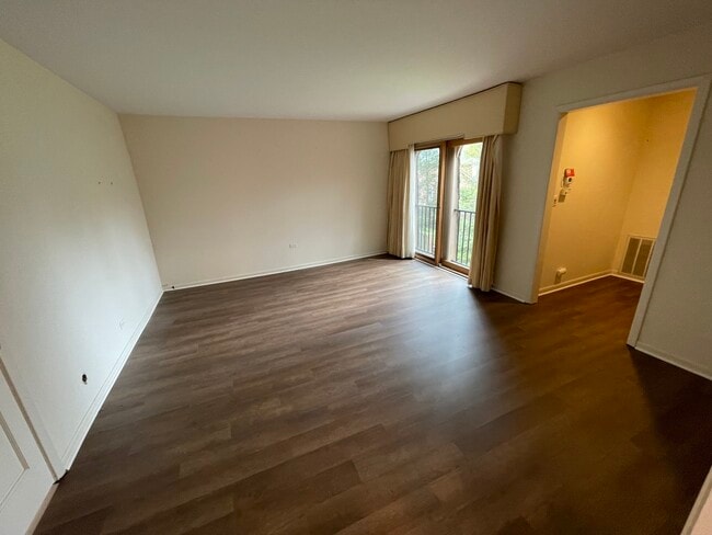 Building Photo - 1119 Deerfield Rd