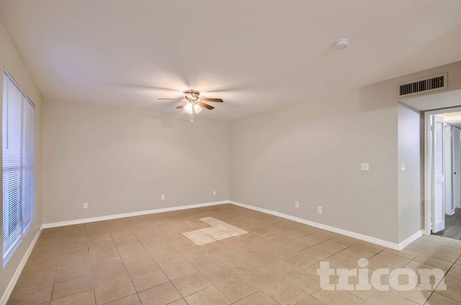 Building Photo - 13605 N 24th Ave