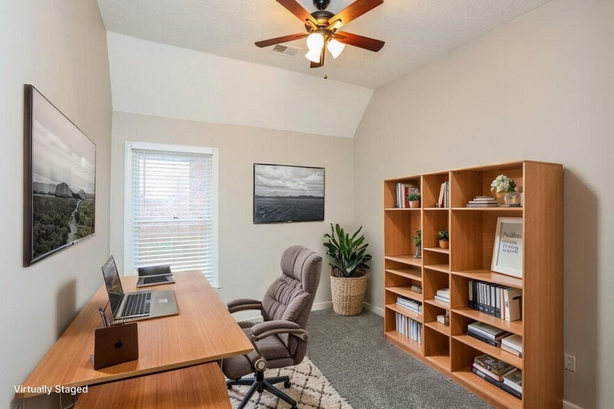 Building Photo - 8633 Meadow Green Dr