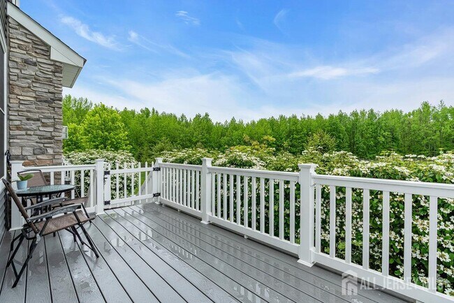 Building Photo - 47 McCormick Ave N