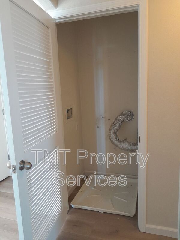 Building Photo - 310 E McCoy Ln