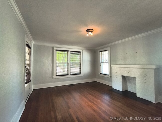 Building Photo - 2124 E 17th Pl