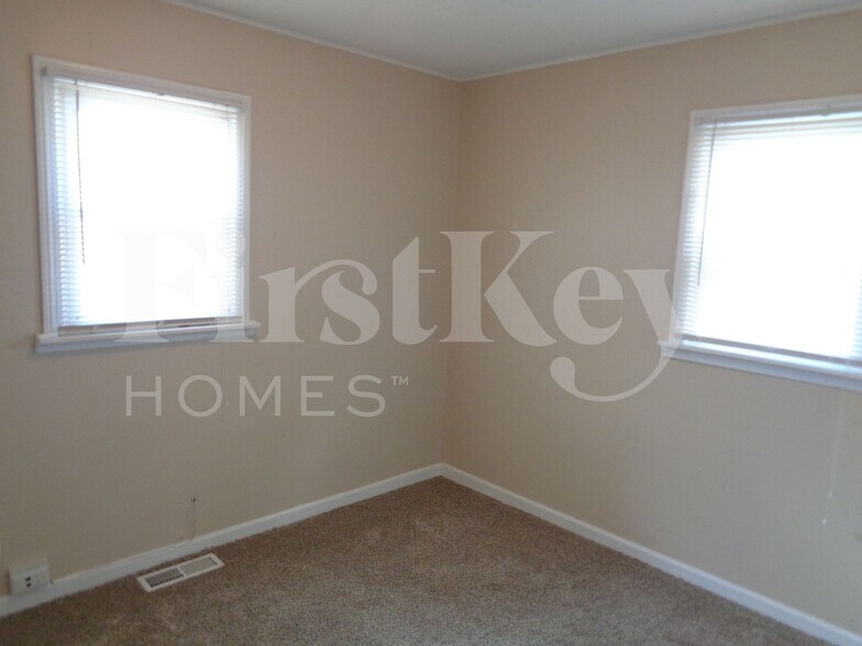 Building Photo - 724 Gates St