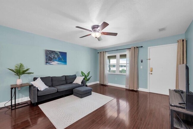 Building Photo - 10032 65th Ave N