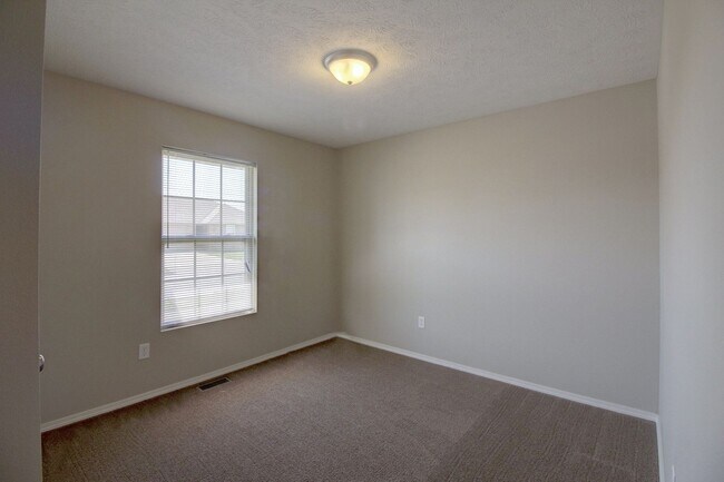 Building Photo - 1158 S Strasbourg Ave