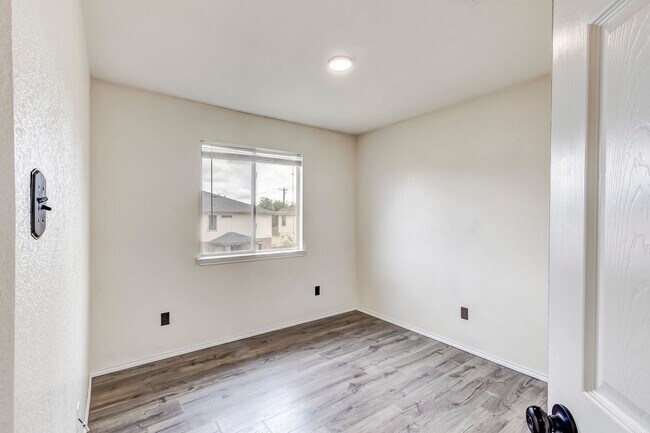 Building Photo - 4411 Causeway Ct