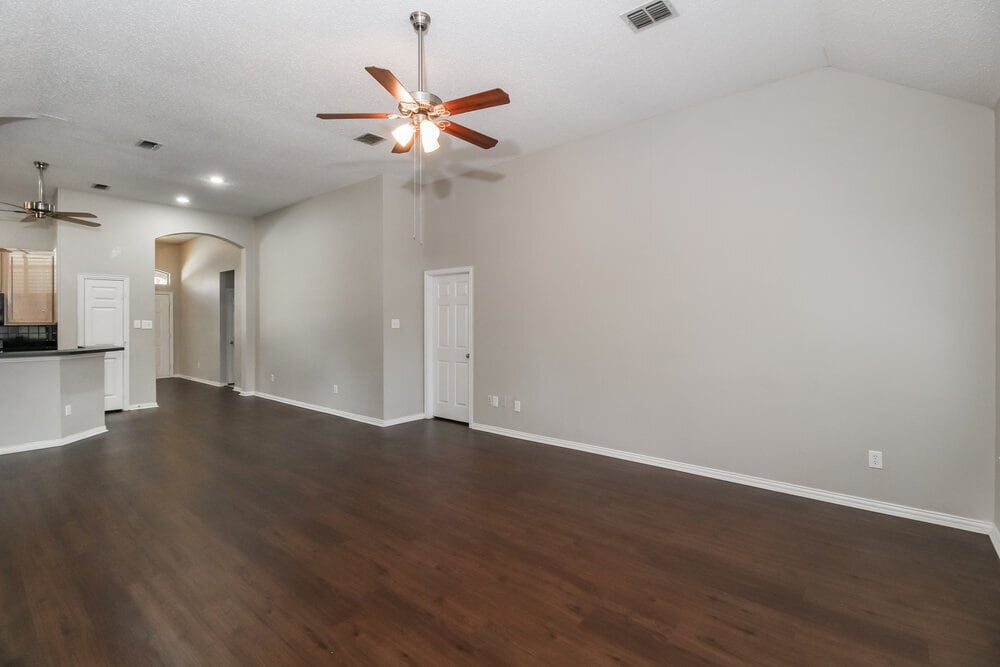 Building Photo - 828 Pinnacle Cir