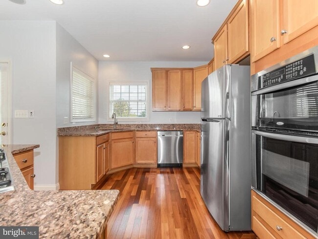 Building Photo - 25813 Mews Terrace