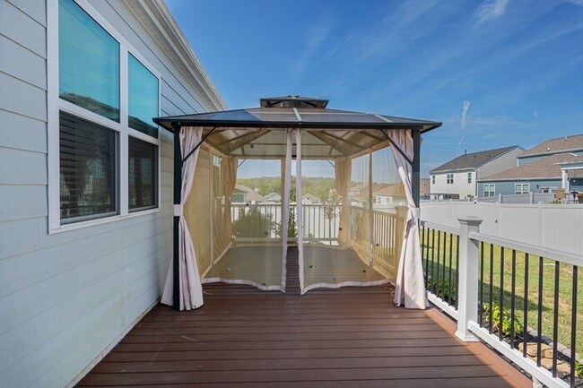 Building Photo - 700 Pintail Pointe