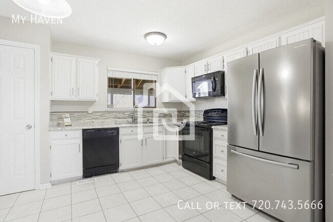 Building Photo - 5812 S Jericho Way