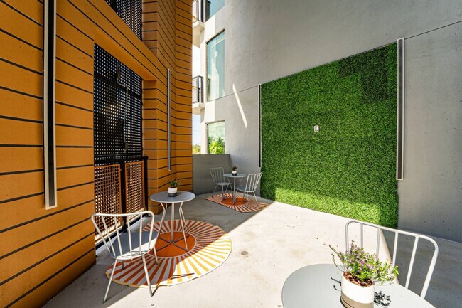 Building Photo - 2750 Griffin Rd