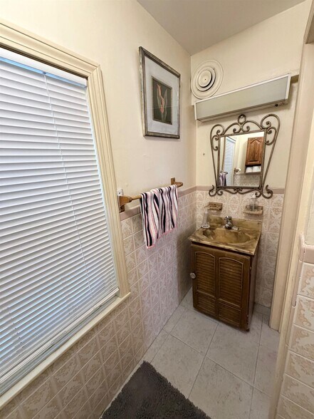 Building Photo - 4 Saint Mary Rd