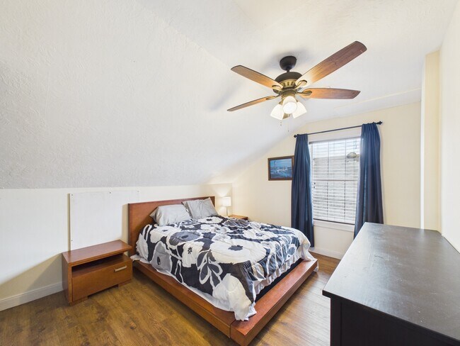 Building Photo - 5110 Academy St