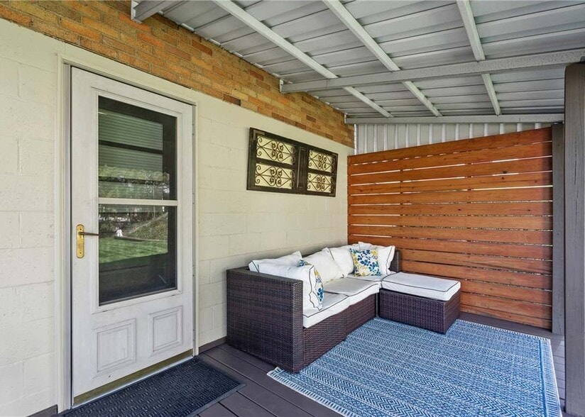 Building Photo - 699 Doris Dr