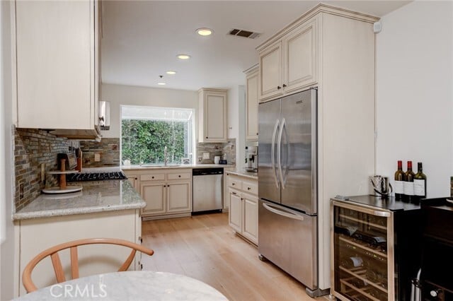 Building Photo - 1924 Ruhland Ave