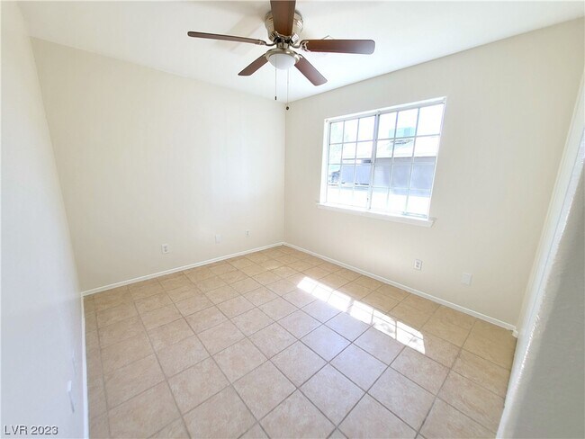 Building Photo - 1141 Sixshooter Ave