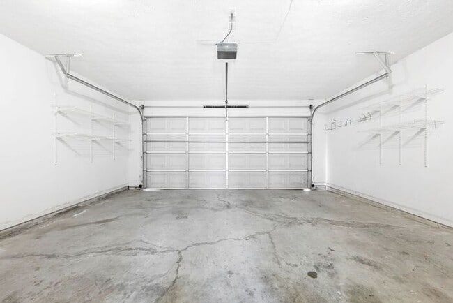 Building Photo - 3485 Maple Terrace Dr