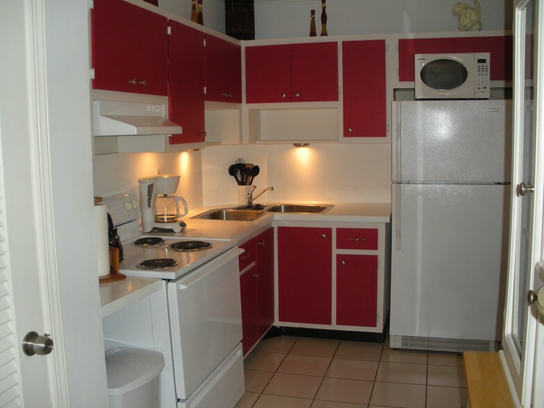 Kitchen - 2426 SE 17th St