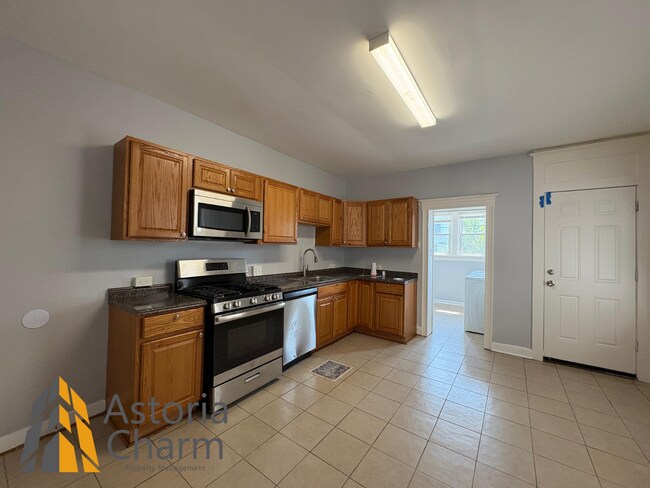 Building Photo - Rent Offers Accepted!