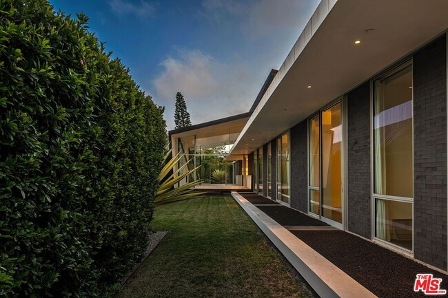 Building Photo - 3646 Inglewood Blvd