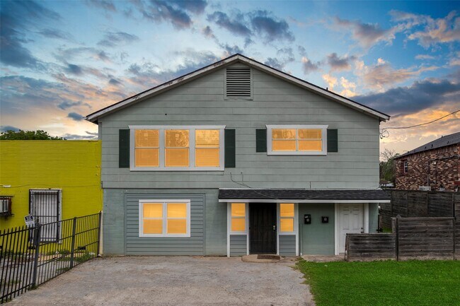 Building Photo - 6918 Irvington Blvd