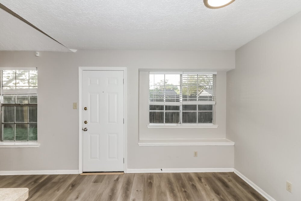 Building Photo - 16907 Dusty Mill Dr E