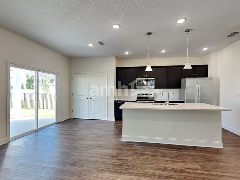 Building Photo - 85 Onate Cir