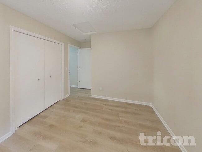 Building Photo - 12015 60th Pl N