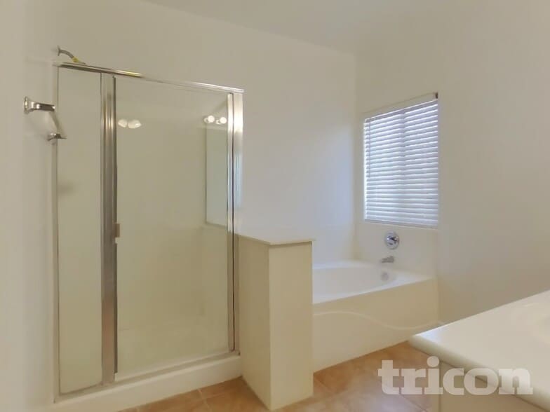 Building Photo - 11418 W Mountain View Dr