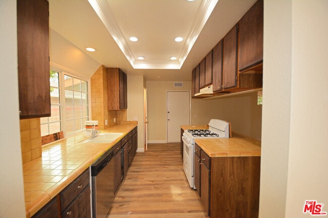 Building Photo - 7630 Delia Ave