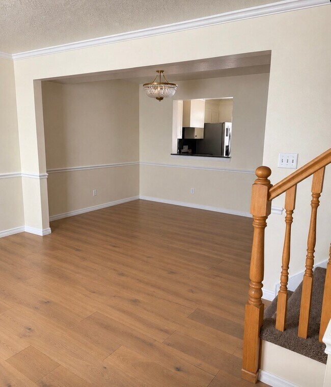 Building Photo - 1093 Eastgate Dr