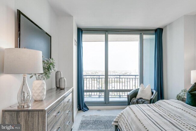 Building Photo - 2101 Market St