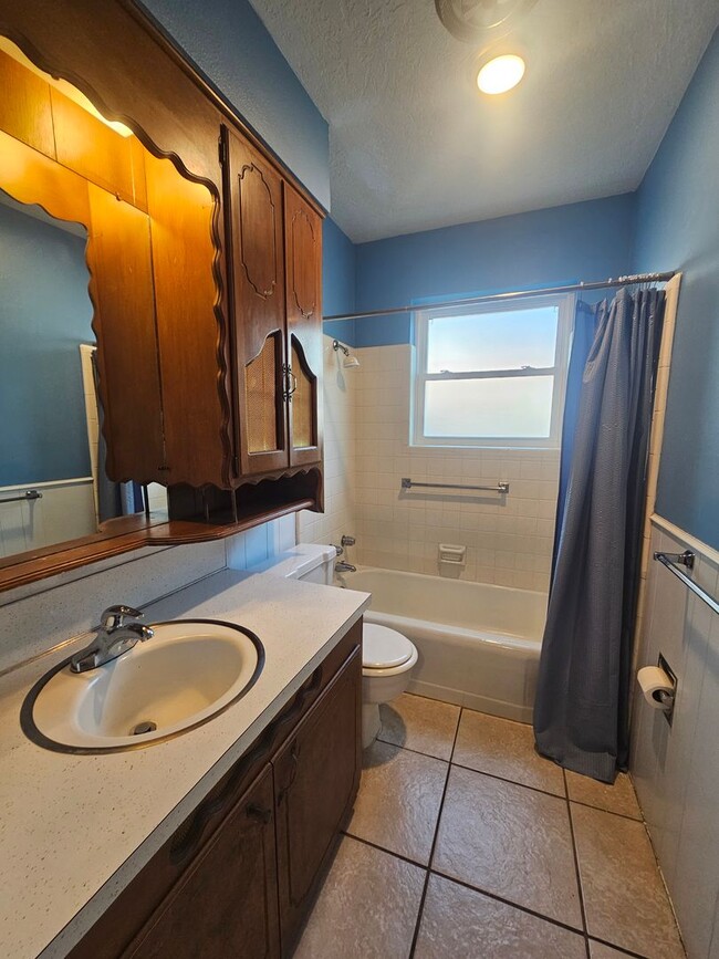 Building Photo - (2) Bed/(2) Bath with Storm Shelter Avail ...