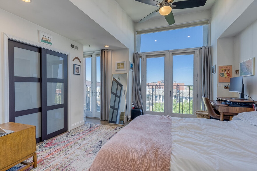 Building Photo - 2713 Ontario Rd NW