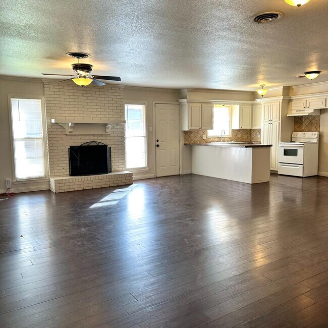 Building Photo - 5411 9th St