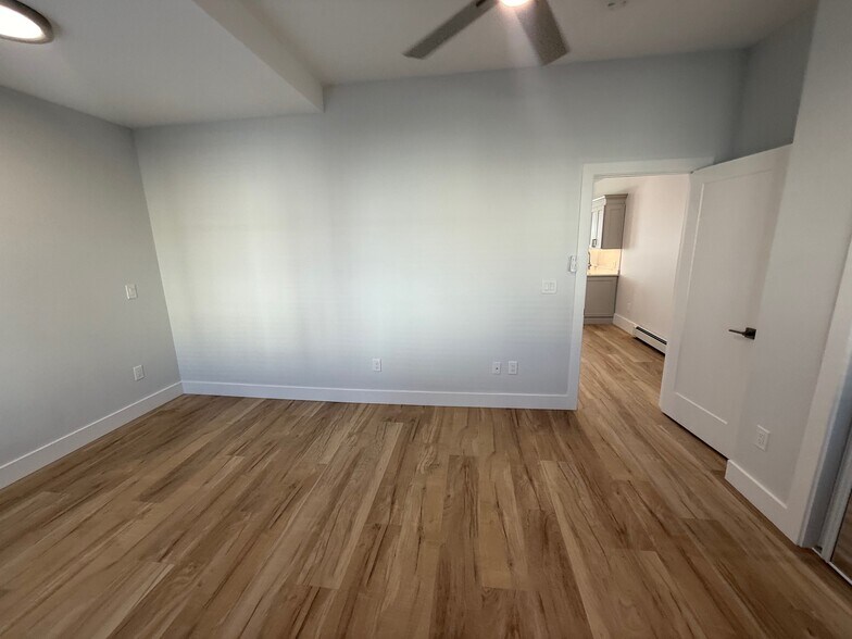 Building Photo - 53 W Eagle St