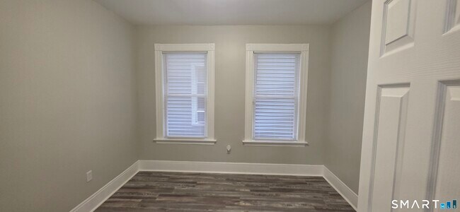 Building Photo - 114 Cedar Hill Ave